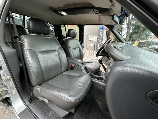 Chevrolet S10 Cabine Dupla Executive 4X2 2.4 (flex) (CAB. Dupla) Prata Completo — foto 16