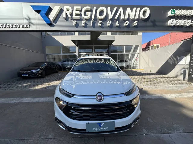 Fiat Toro Volcano 2.0 Diesel AT9 4X4 Branco Completo