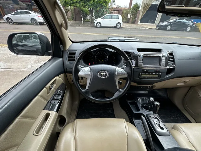Toyota Hilux SW4 3.0 TDI 4X4 SRV 7L (AUT) Preto Completo — foto 10