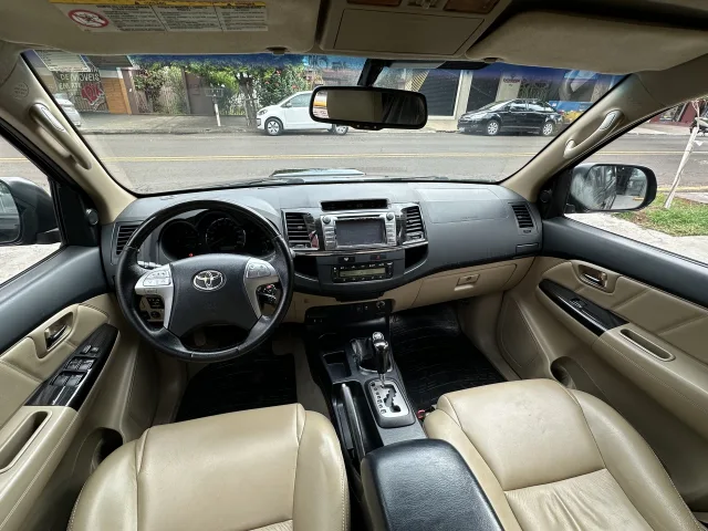 Toyota Hilux SW4 3.0 TDI 4X4 SRV 7L (AUT) Preto Completo — foto 9