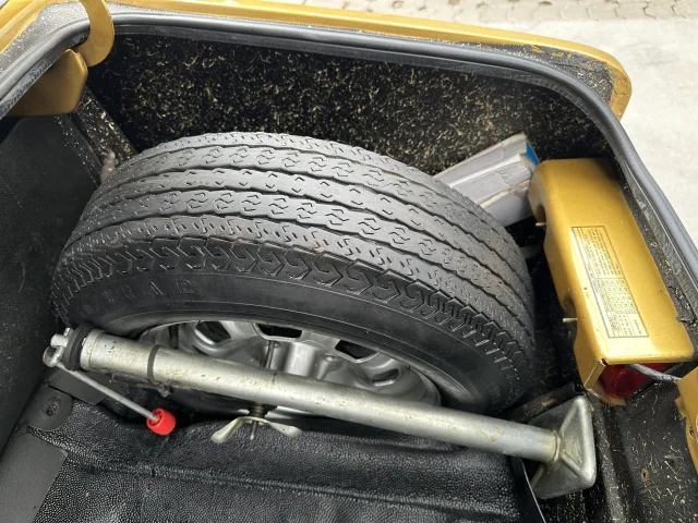 Chevrolet Chevette Sedan SL 1.4 Amarelo Básico — foto 23
