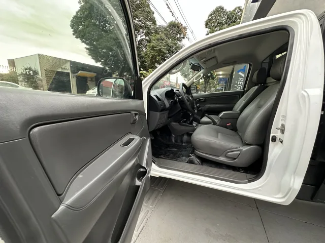 Toyota Hilux Cabine Simples Hilux 3.0 TDI 4X4 CS Chassi — foto 14