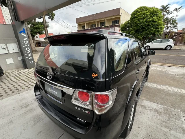 Toyota Hilux SW4 3.0 TDI 4X4 SRV 7L (AUT) Preto Completo — foto 5