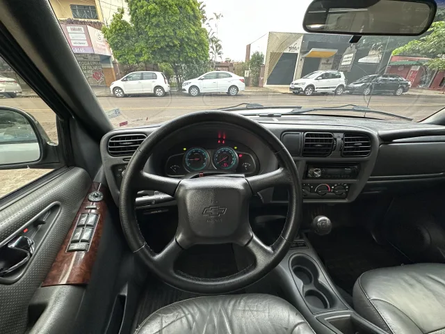 Chevrolet S10 Cabine Dupla Executive 4X2 2.4 (flex) (CAB. Dupla) Prata Completo — foto 13