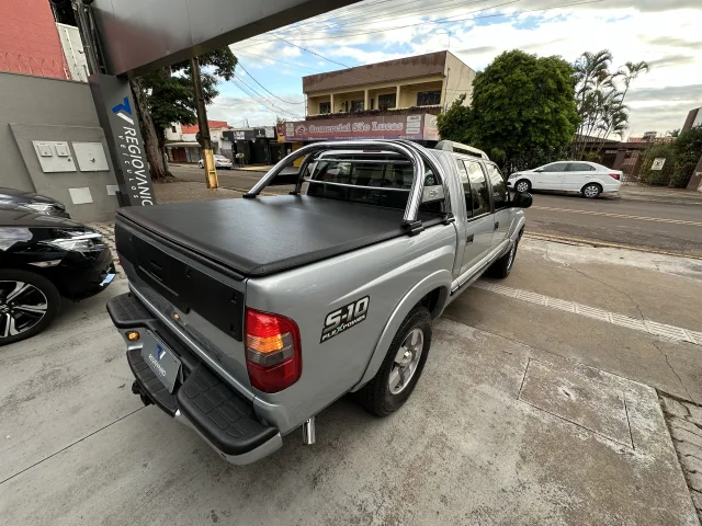 Chevrolet S10 Cabine Dupla Executive 4X2 2.4 (flex) (CAB. Dupla) Prata Completo — foto 5