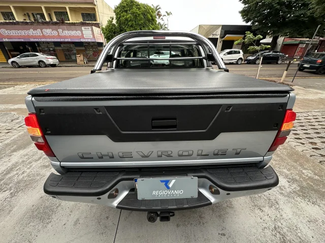 Chevrolet S10 Cabine Dupla Executive 4X2 2.4 (flex) (CAB. Dupla) Prata Completo — foto 4