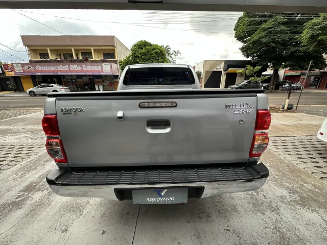 Toyota Hilux Cabine Dupla Hilux 2.7 Flex SRV CD 4X2 Prata Completo — foto 5