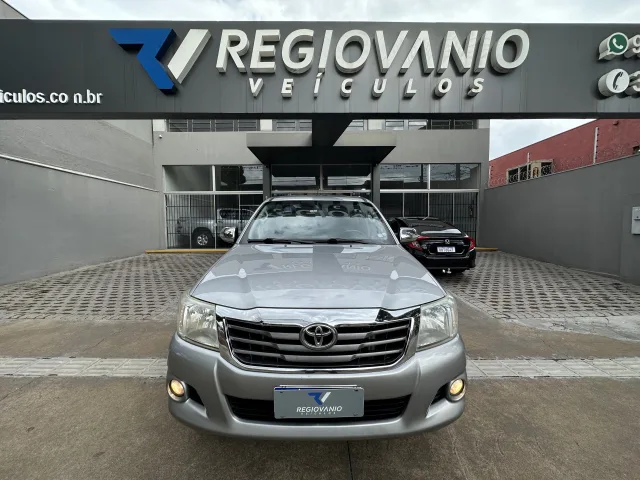 Toyota Hilux Cabine Dupla Hilux 2.7 Flex SRV CD 4X2 Prata Completo