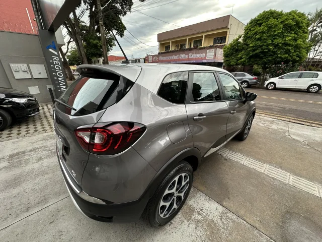 Renault Captur 1.3 TCE Intense CVT Cinza Completo — foto 5