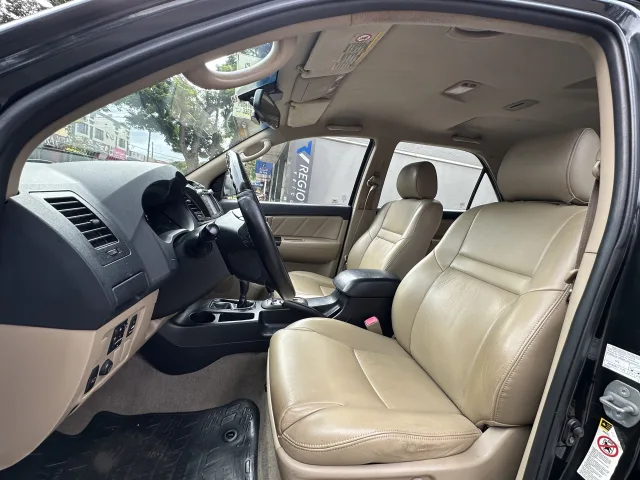 Toyota Hilux SW4 3.0 TDI 4X4 SRV 7L (AUT) Preto Completo — foto 7
