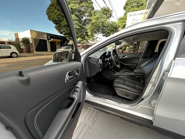 Mercedes-Benz Classe GLA GLA 200 Advance (flex) — foto 7