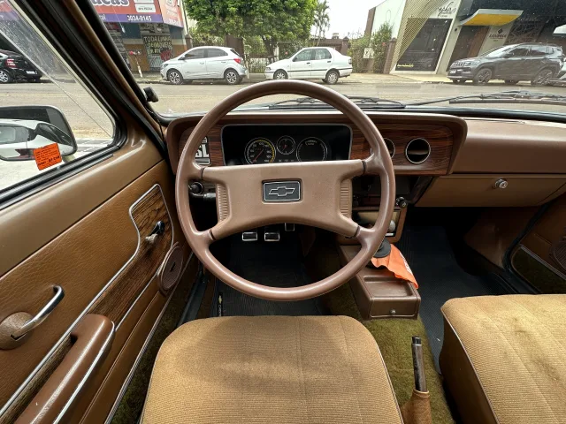 Chevrolet Chevette Sedan SL 1.4 Amarelo Básico — foto 13
