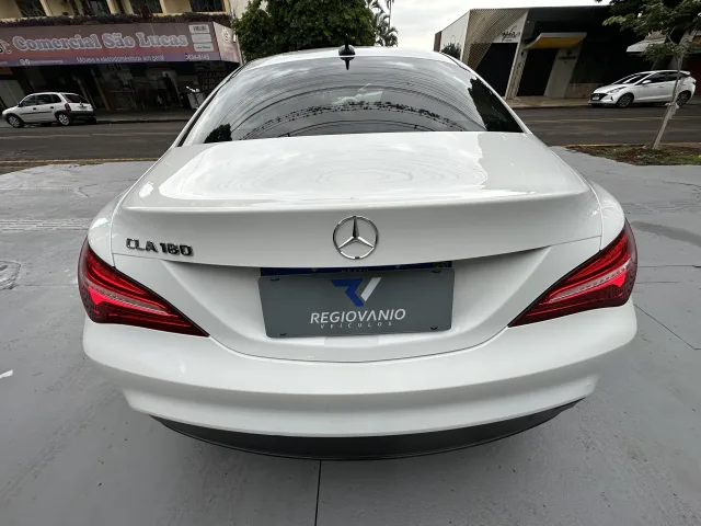 Mercedes-Benz Classe CLA CLA 180 — foto 4