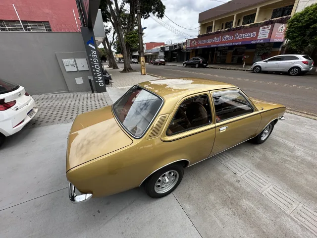 Chevrolet Chevette Sedan SL 1.4 Amarelo Básico — foto 7
