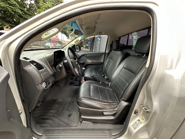 Chevrolet S10 Cabine Simples S10 2.8 Ctdi 4X4 LS (CAB Simples) Prata Airbag — foto 8