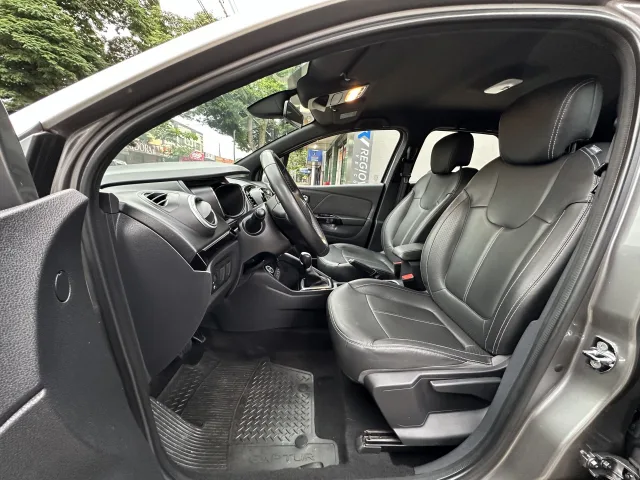 Renault Captur 1.3 TCE Intense CVT Cinza Completo — foto 7