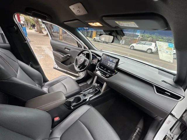 Toyota Corolla Cross 2.0 XRE CVT (AUT) Branco Completo — foto 13
