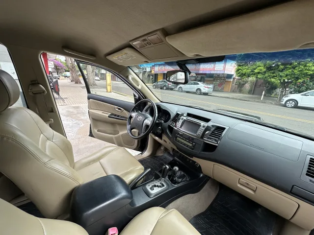 Toyota Hilux SW4 3.0 TDI 4X4 SRV 7L (AUT) Preto Completo — foto 13