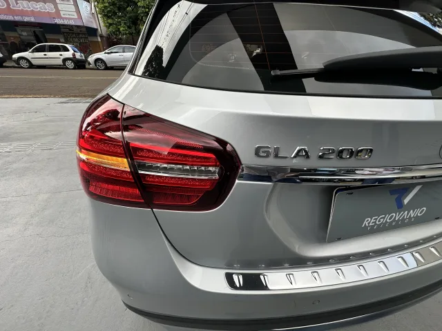Mercedes-Benz Classe GLA GLA 200 Advance (flex) — foto 5