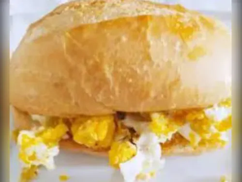 Pão com ovo na chapa
