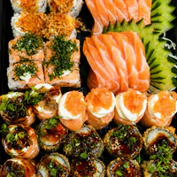 Combinado 8 - 32 Unid (8 Sashimi Salmão, 4 Uramaki Philadelphia, 4 Gunkan...)