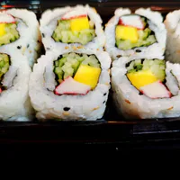 Uramaki Califórnia 8 Unid (Kani, Manga, Pepino, Nori e Shari)