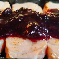 Sashimi Salmão c/ Geléia de Frutas Vermelhas 8 Unid