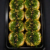 Hot Crispy (Salmão, Shari, Nori, Crispy de Cebola...)