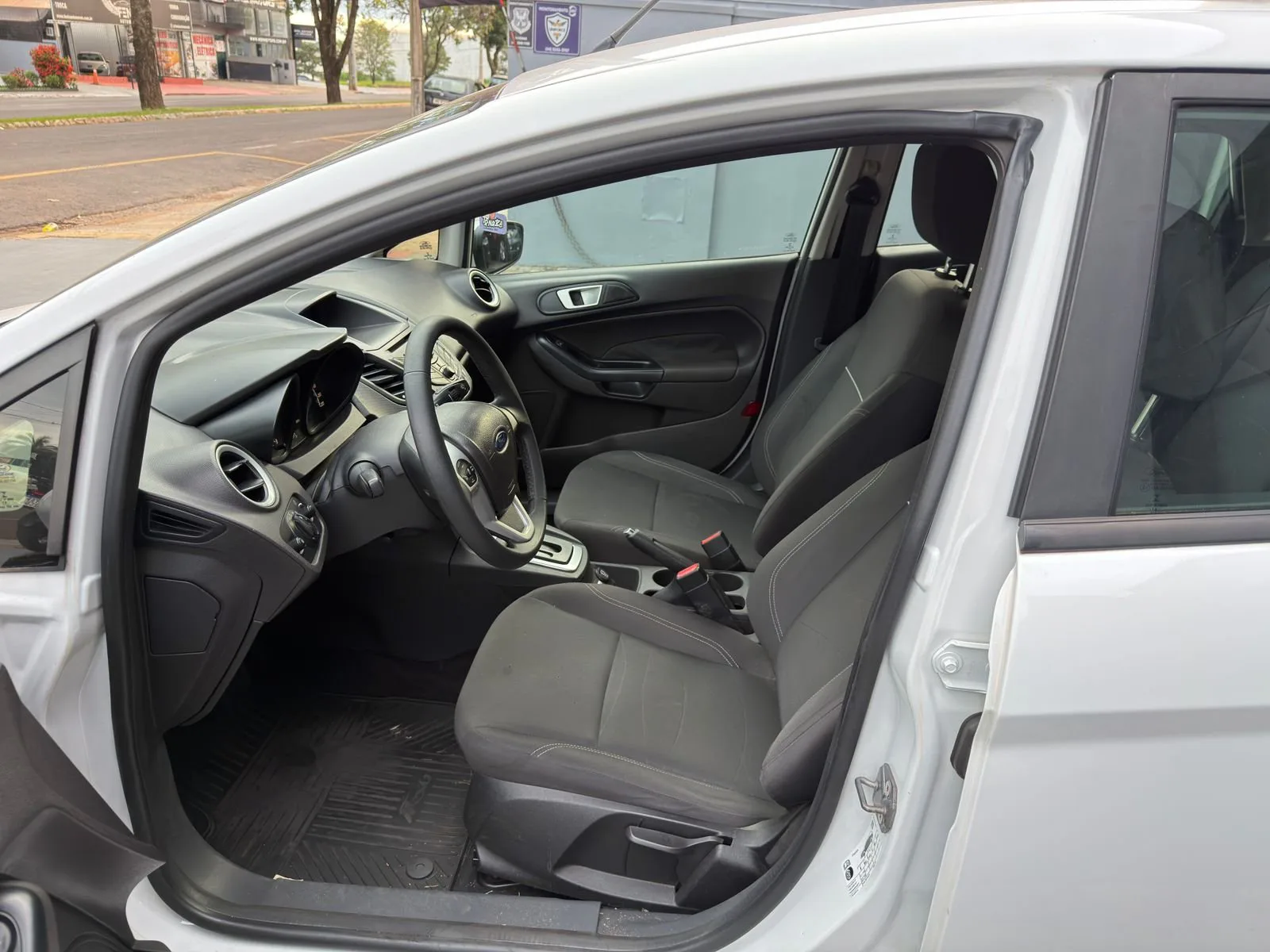 Ford Fiesta — foto 11