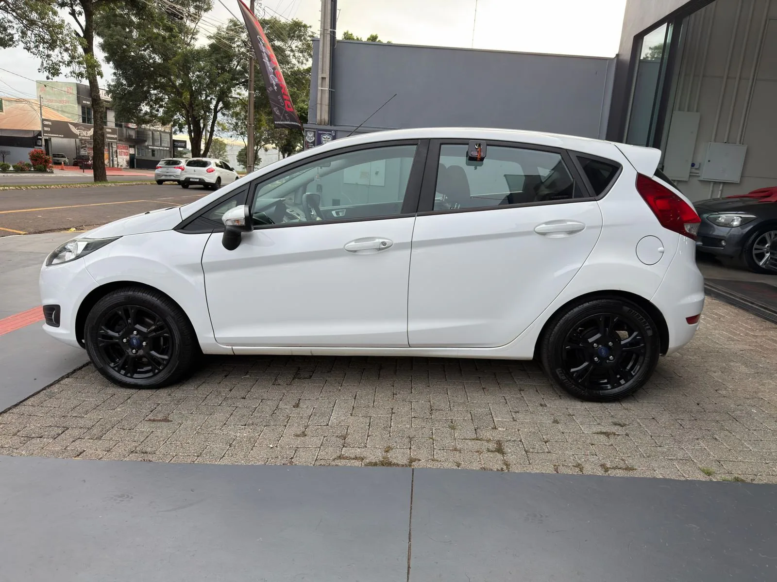 Ford Fiesta — foto 5