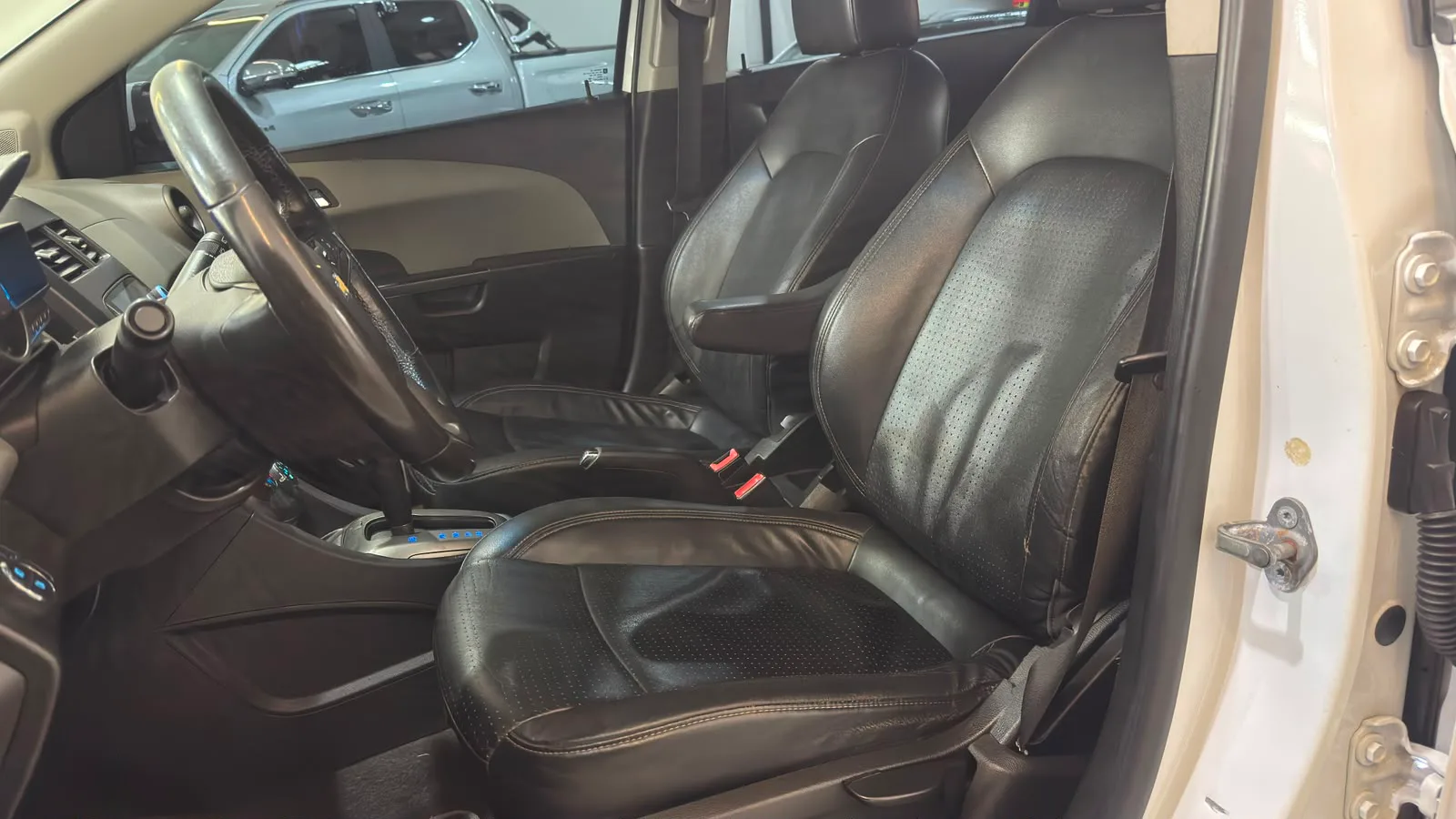 Chevrolet SONIC HB — foto 11