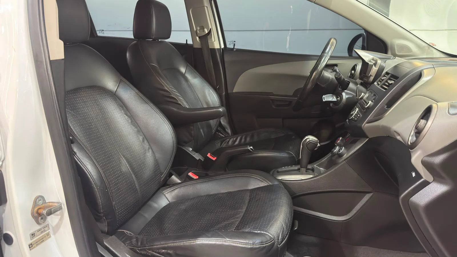 Chevrolet SONIC HB — foto 12