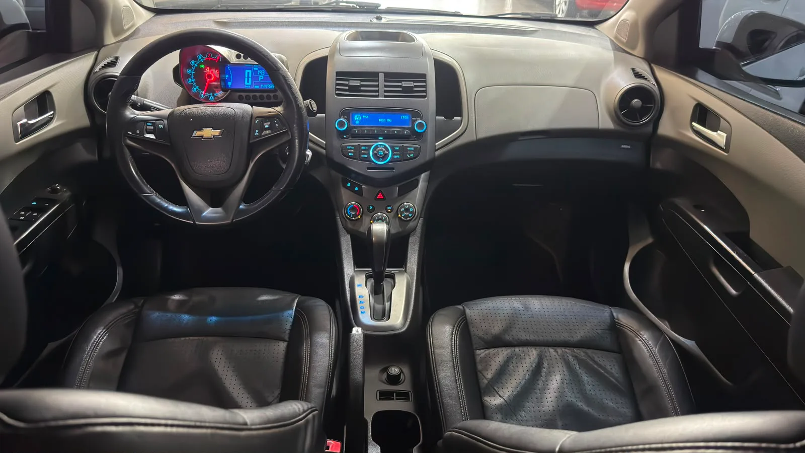 Chevrolet SONIC HB — foto 10