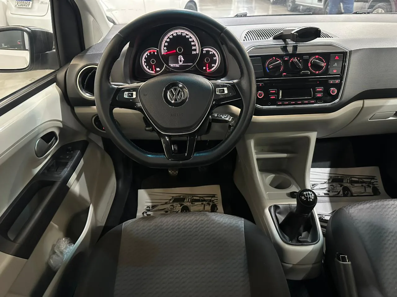 Volkswagen up! move — foto 10