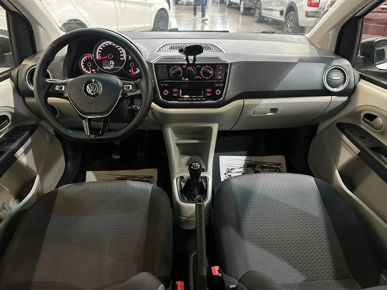 Volkswagen up! move — foto 11