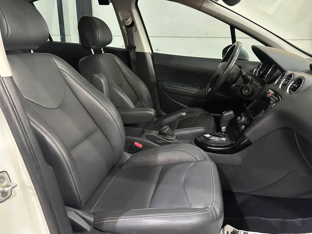 Peugeot 408 Sedan — foto 14