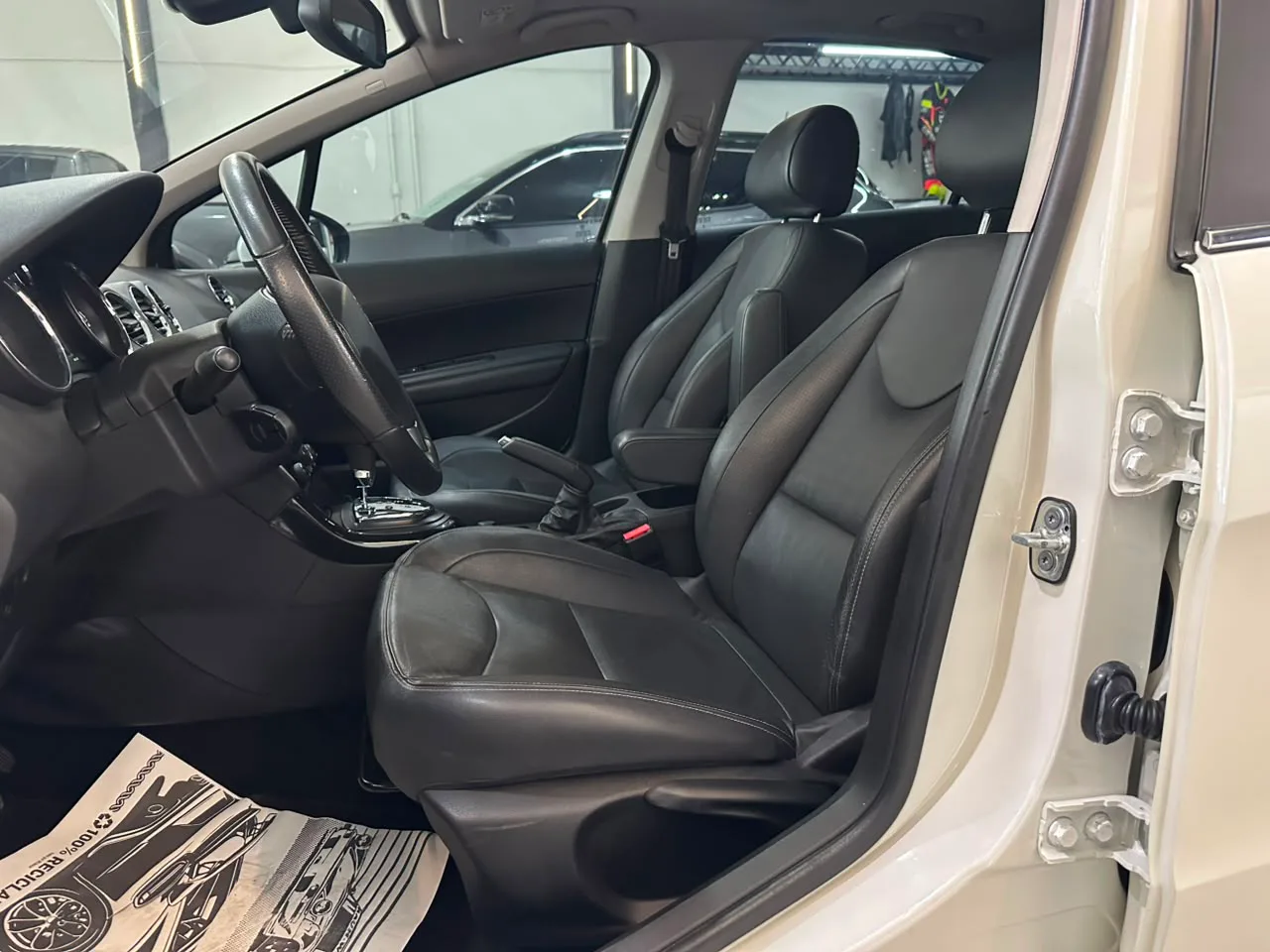 Peugeot 408 Sedan — foto 13
