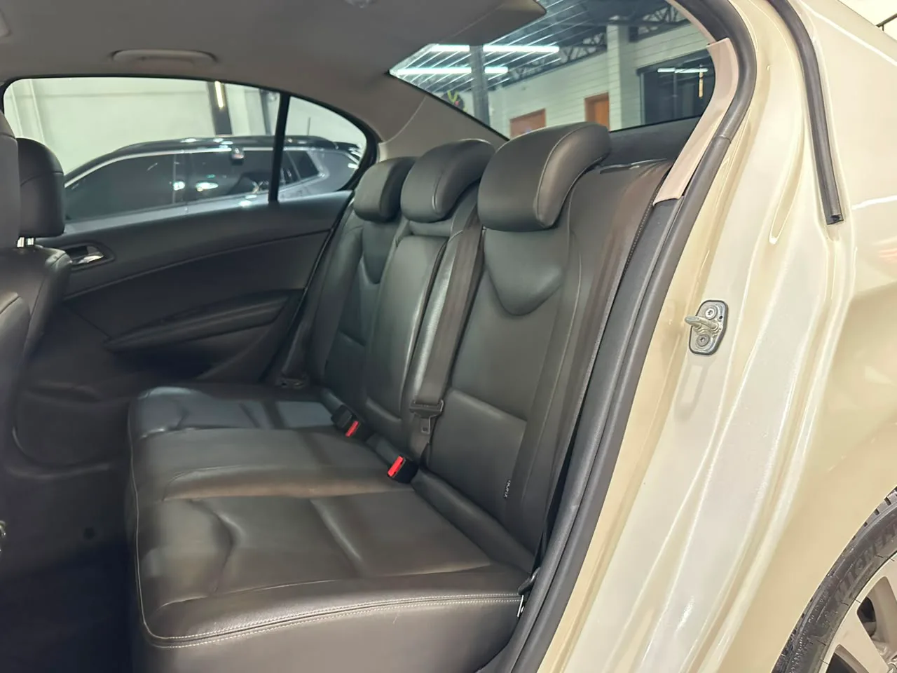 Peugeot 408 Sedan — foto 15