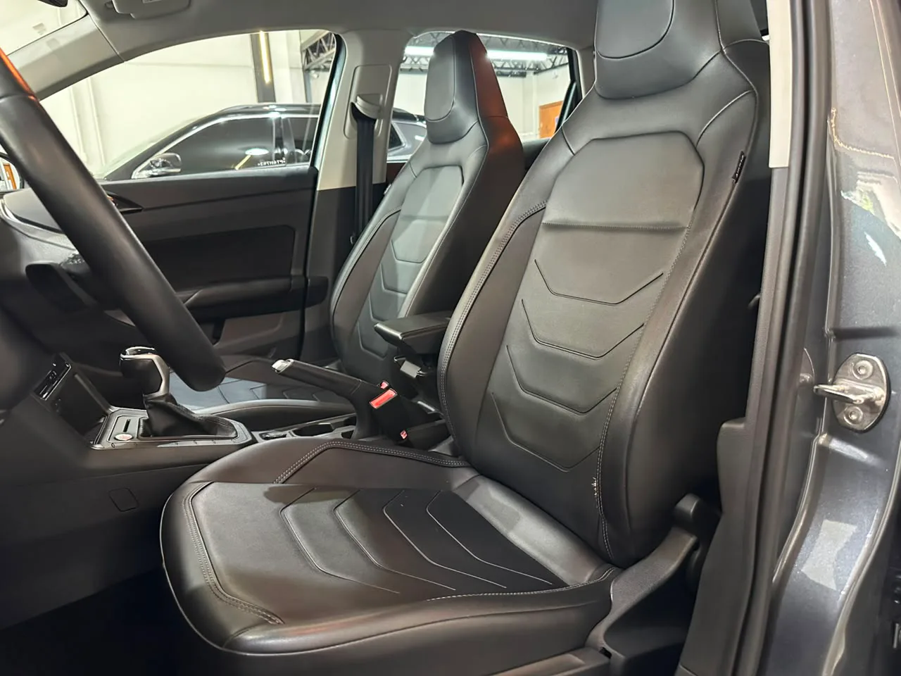 Volkswagen Polo 1.0 — foto 12
