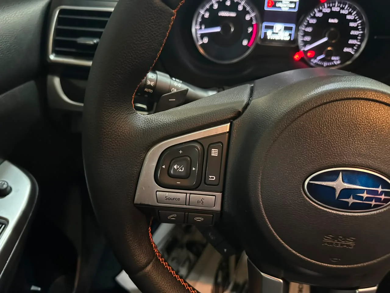 Subaru Impreza — foto 12