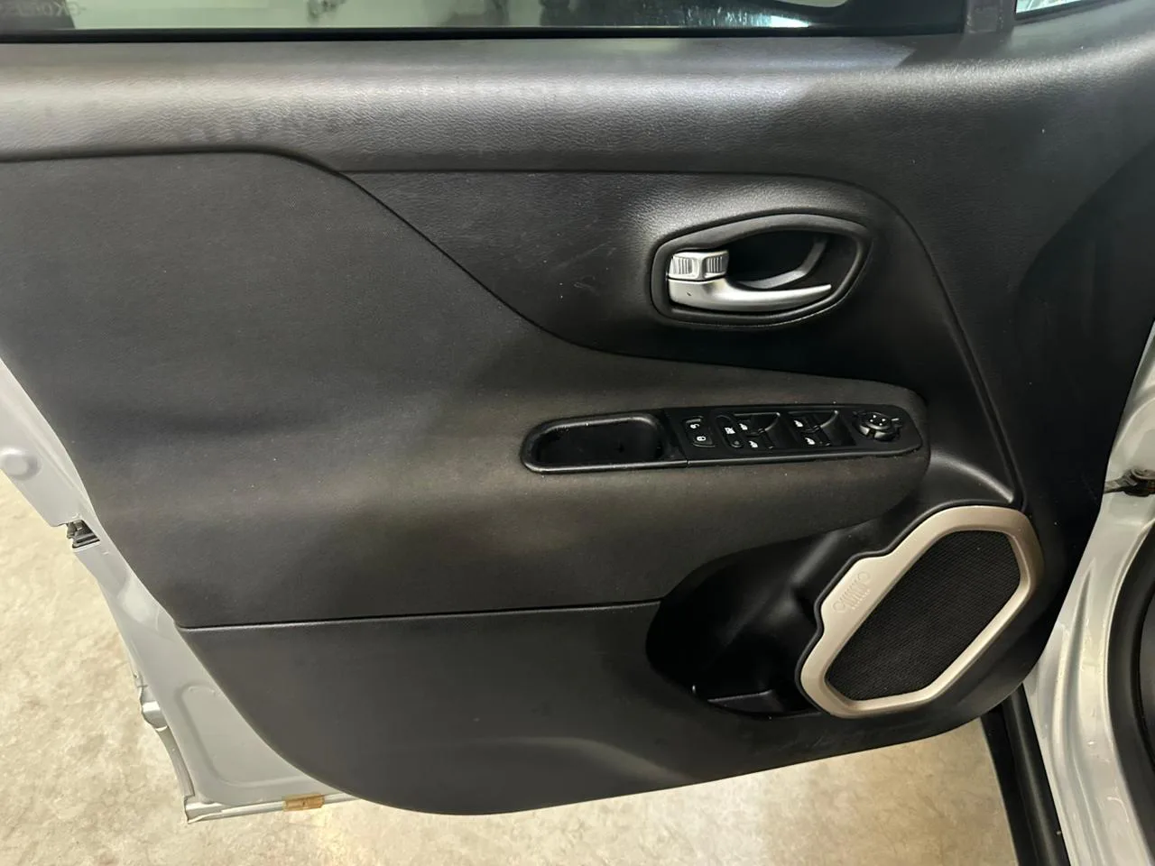 Jeep Renegade Longitude — foto 13
