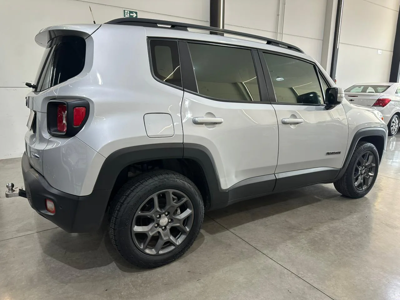 Jeep Renegade Longitude — foto 6