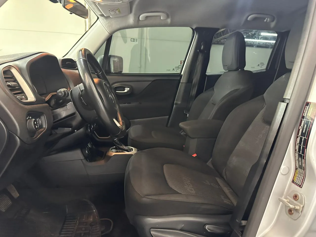Jeep Renegade Longitude — foto 10