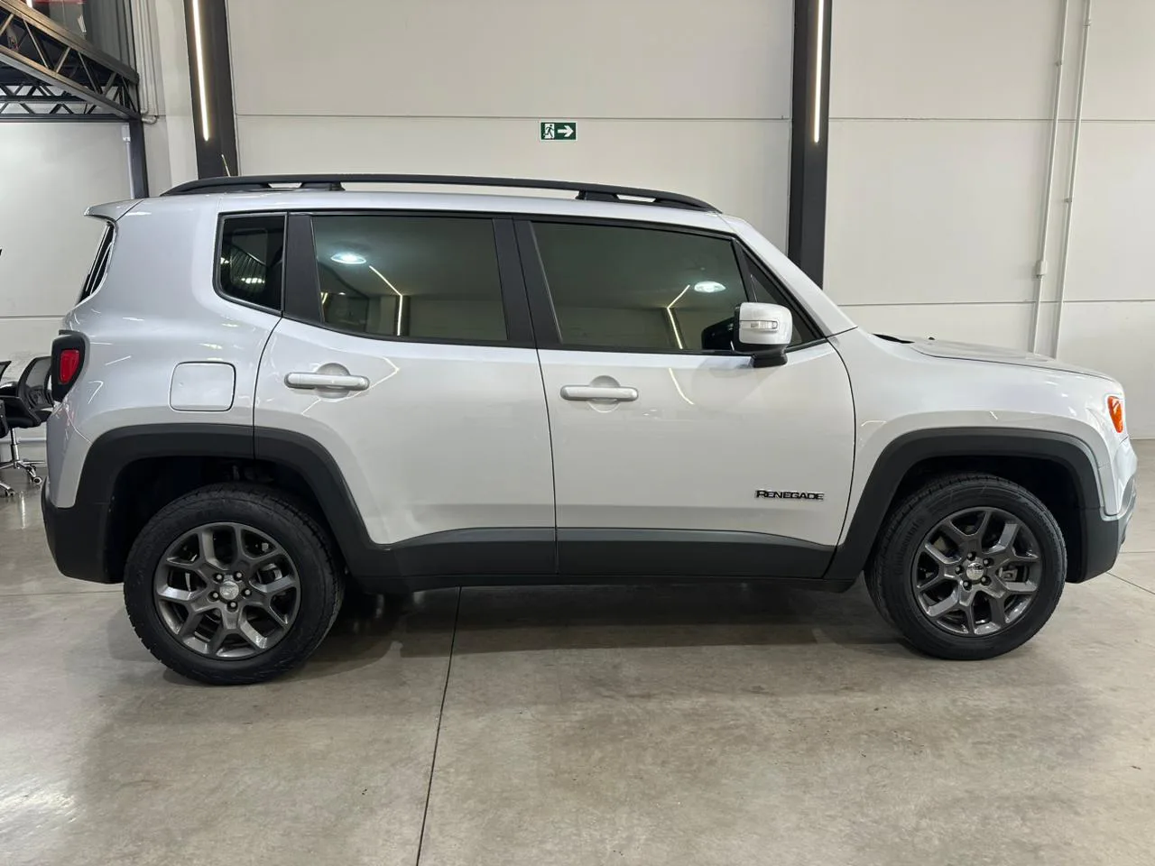 Jeep Renegade Longitude — foto 8