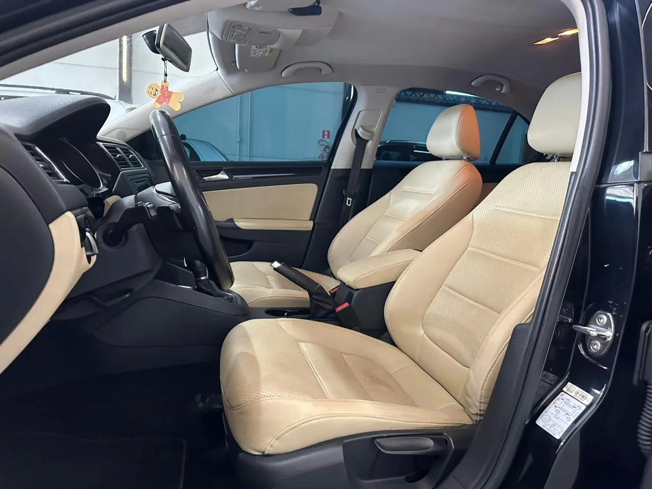 Volkswagen JETTA — foto 12