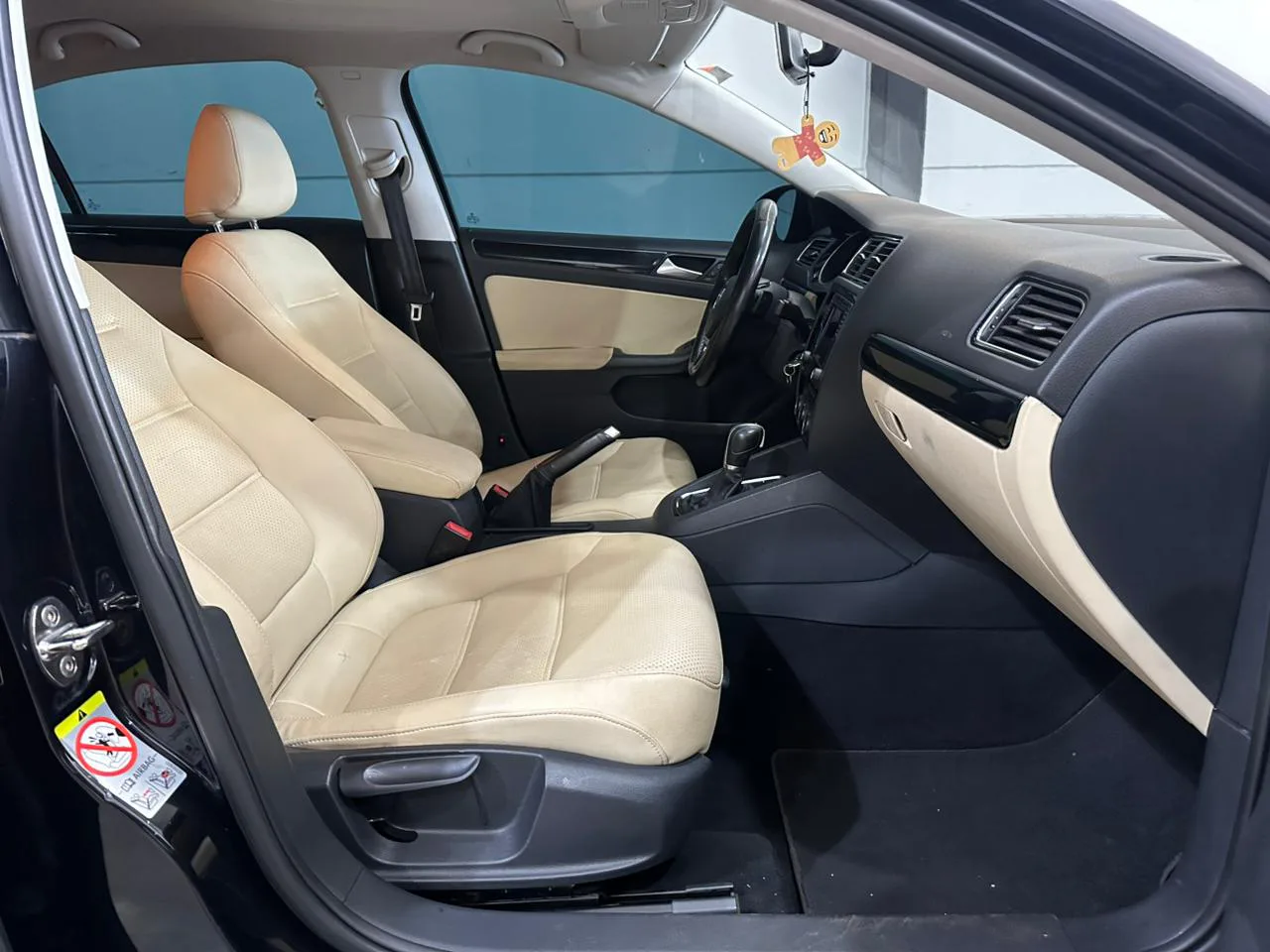 Volkswagen JETTA — foto 14