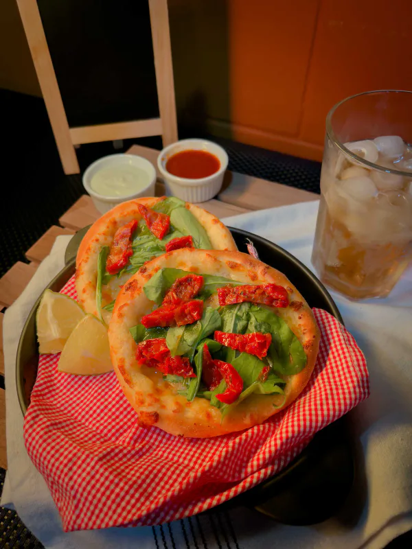 Esfiha - Rucula com Tomate Seco