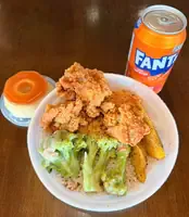 Marmita P Frango a Passarinho + Pudim + Refri Lata