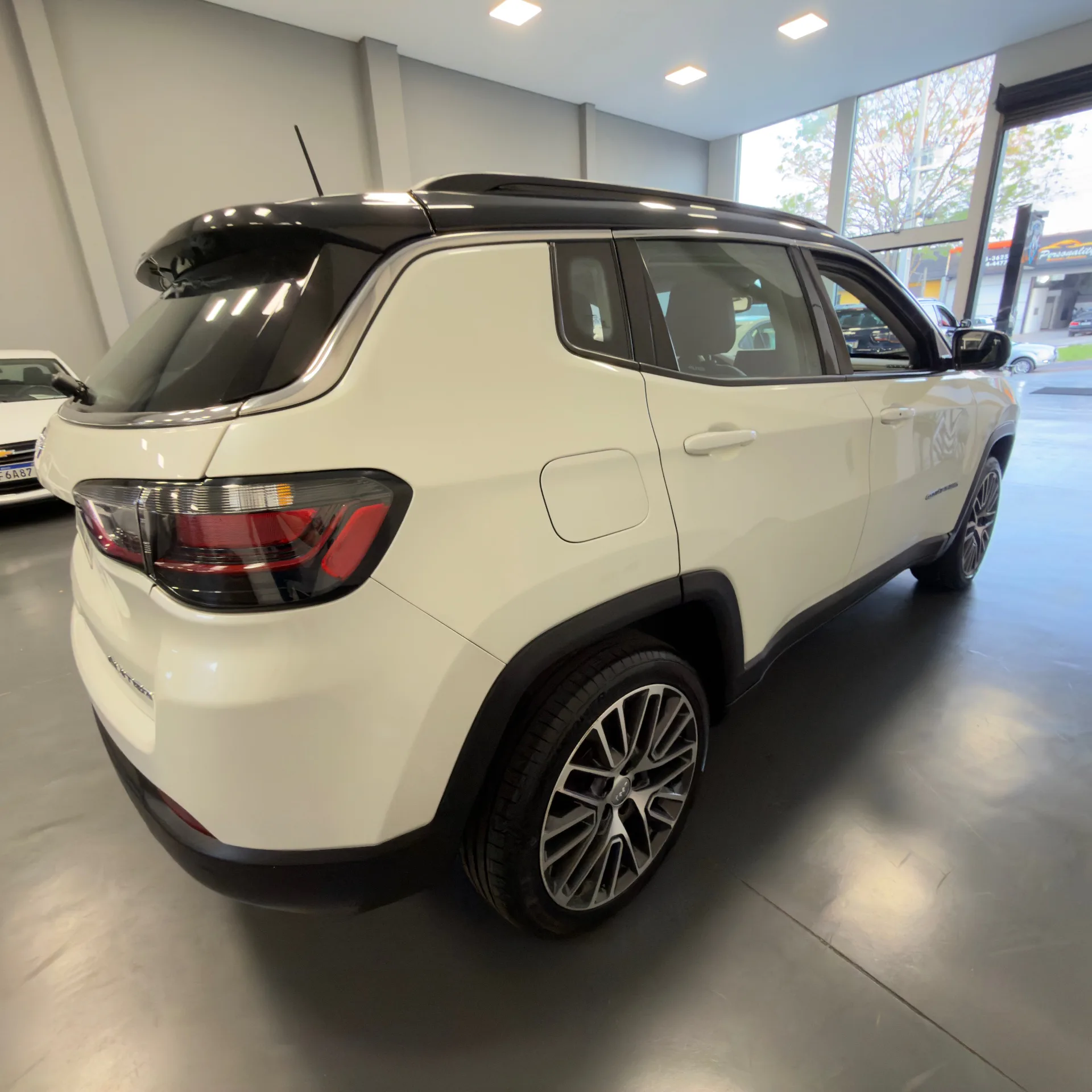 Jeep Compass — foto 14