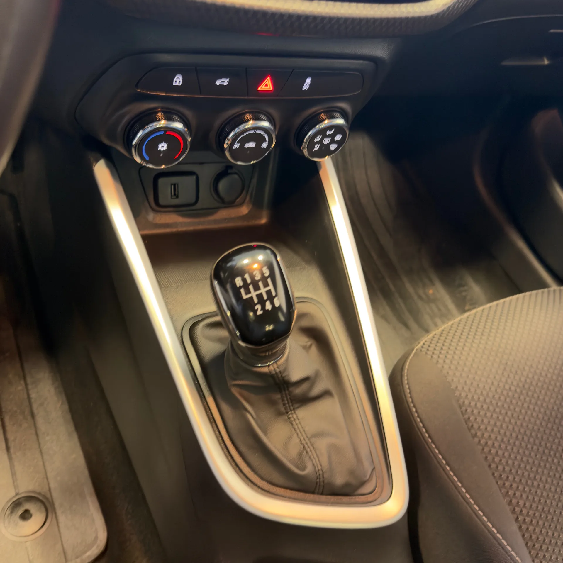 Chevrolet Onix1 — foto 5